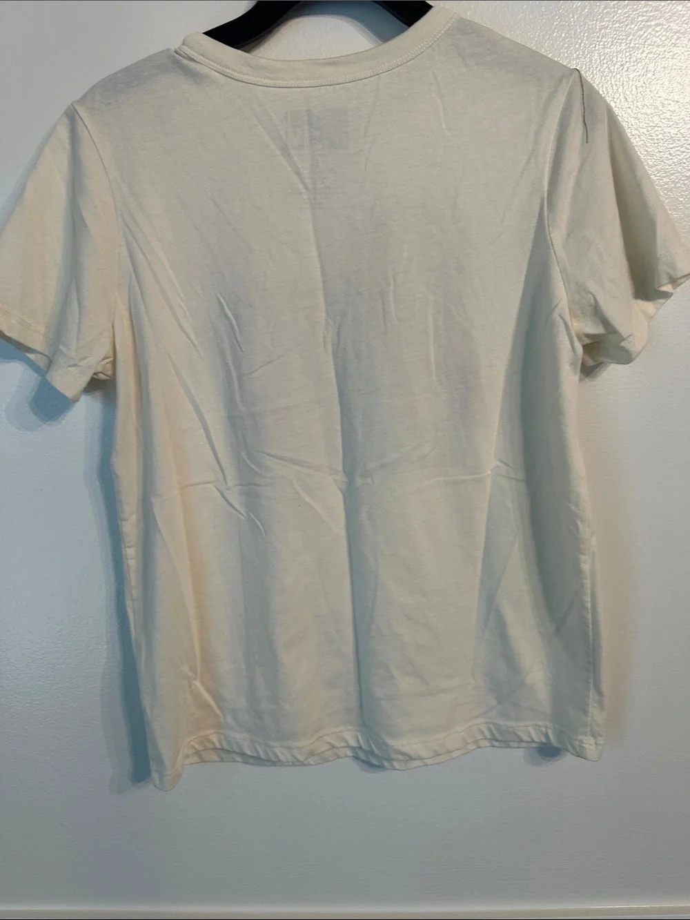 MTV Cream Tee with Red Floral Logo - Picture 3 of 5